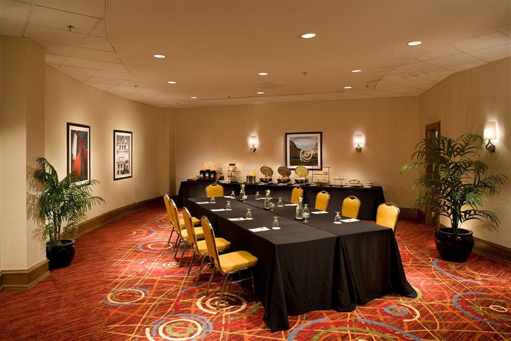 Готель Courtyard By Marriott Chicago At Medical District-Uic Екстер'єр фото