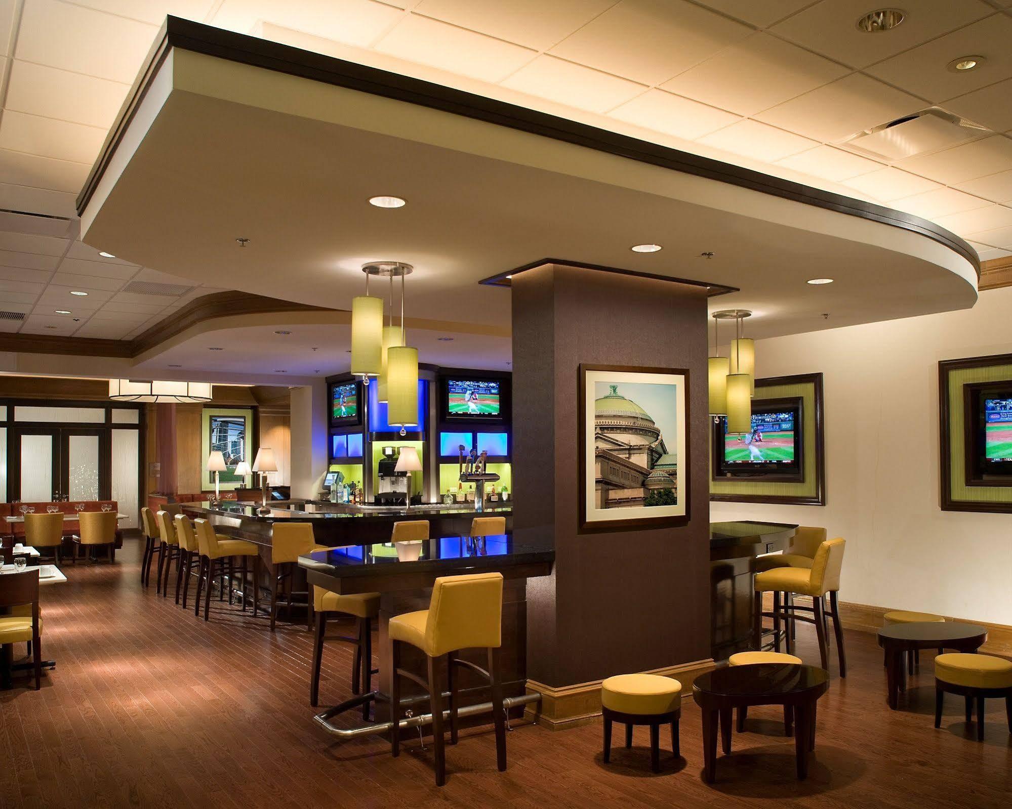 Готель Courtyard By Marriott Chicago At Medical District-Uic Екстер'єр фото