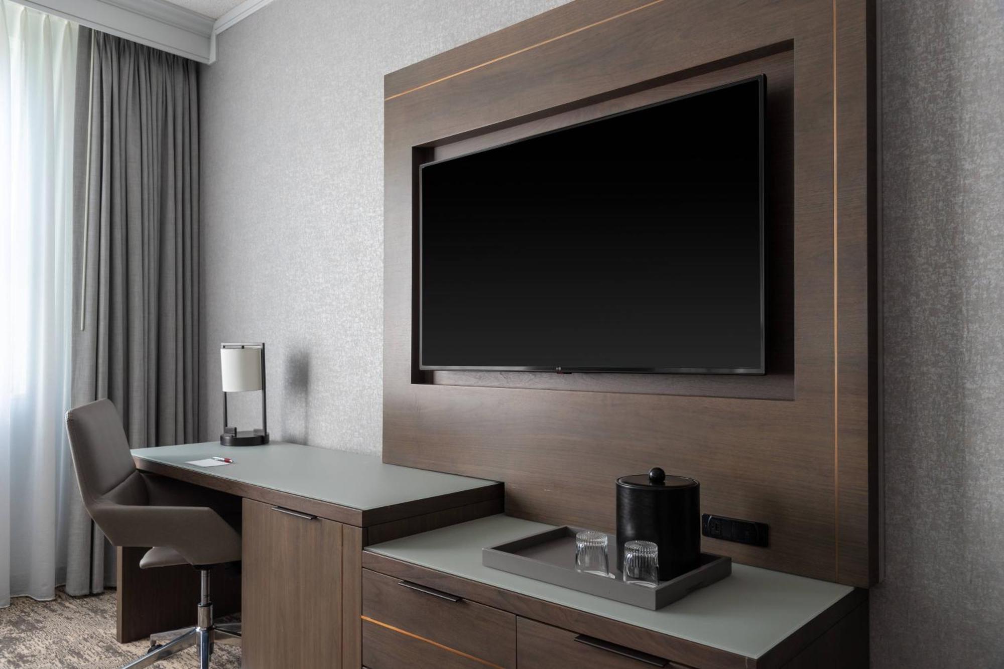 Готель Courtyard By Marriott Chicago At Medical District-Uic Екстер'єр фото
