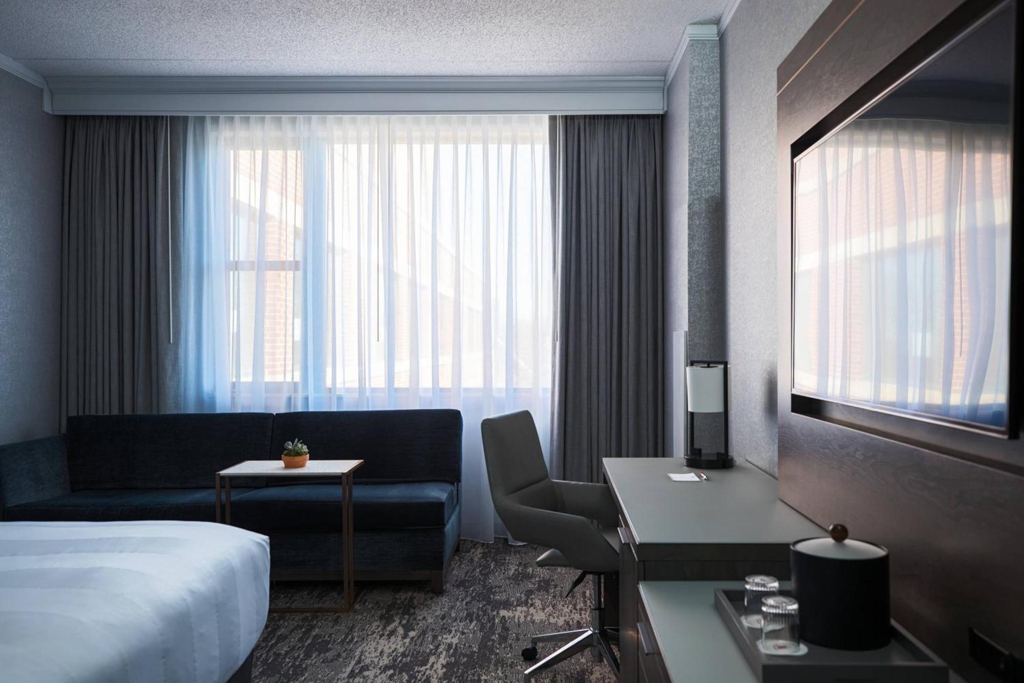 Готель Courtyard By Marriott Chicago At Medical District-Uic Екстер'єр фото